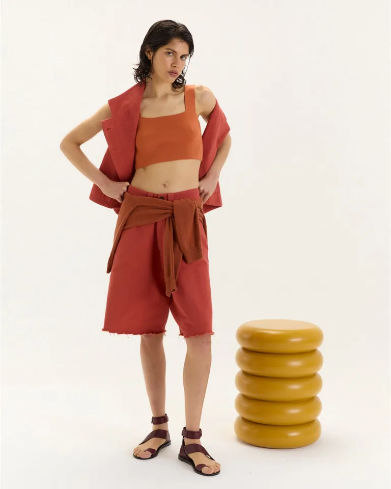 Top alfonsa liso: diseño cómodo y versátil para un look fresco y estilizado de Blue Sheep en Tops para argentina