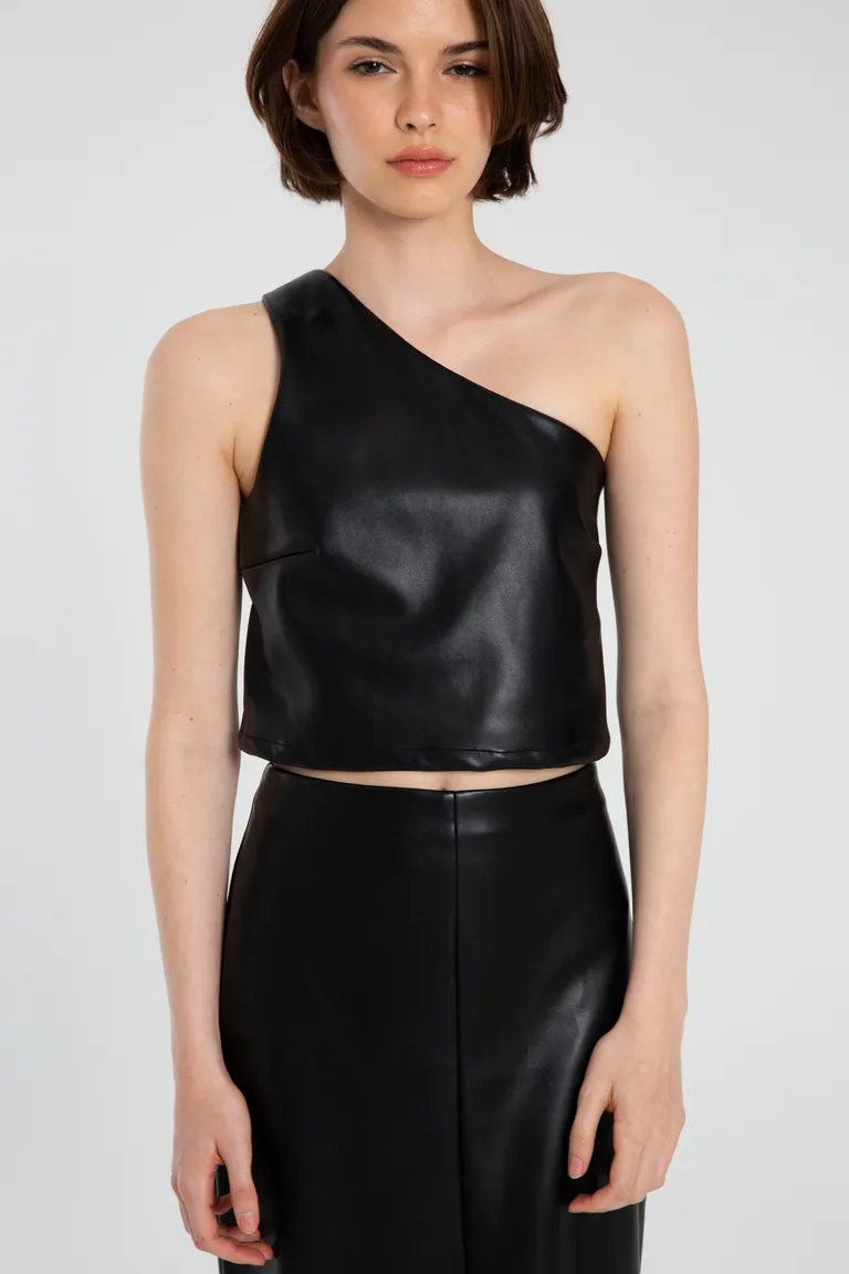 Top de un solo hombro en material sintético de apariencia de cuero de Naíma en Tops para argentina