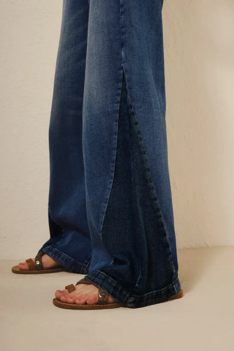 Jeans de tiro medio con recortes laterales y acabados desgastados de Rapsodia en Pantalones para argentina