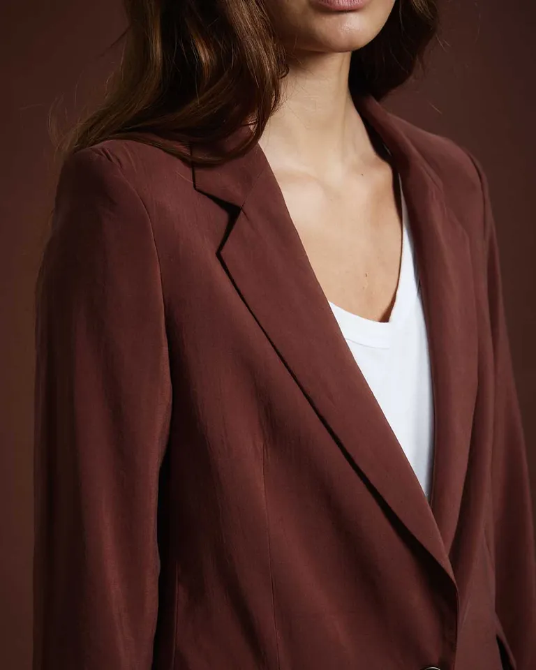 Saco sastrero femenino con hombreras y cierre de botón simple de Wanama en Blazers para argentina