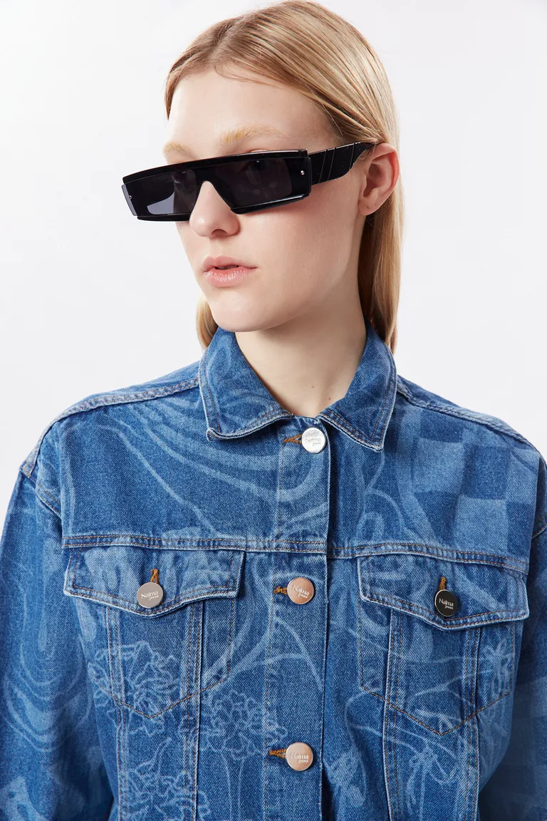 Chaqueta de denim oversize con detalles metálicos personalizados de Naíma en Chaquetas para argentina