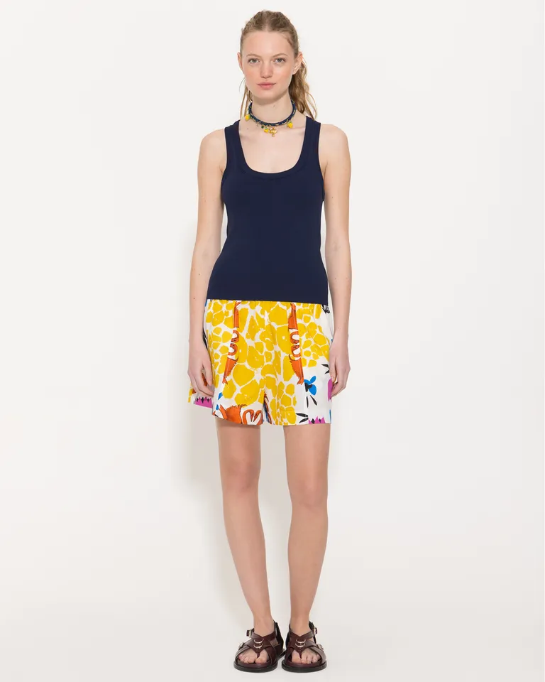 Top ajustado de estilo musculosa en azul marino para mujer de Jazmin Chebar en Tops para argentina