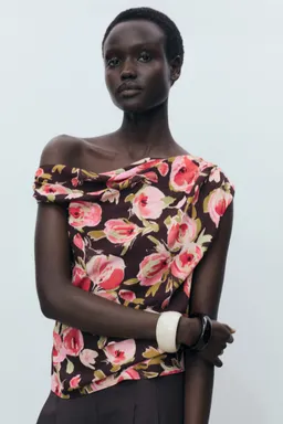 Blusa floral asimétrica de Mango en Blusas para argentina