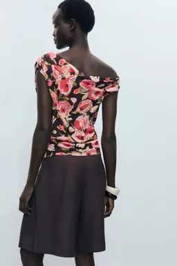 Blusa floral asimétrica de Mango en Blusas para argentina