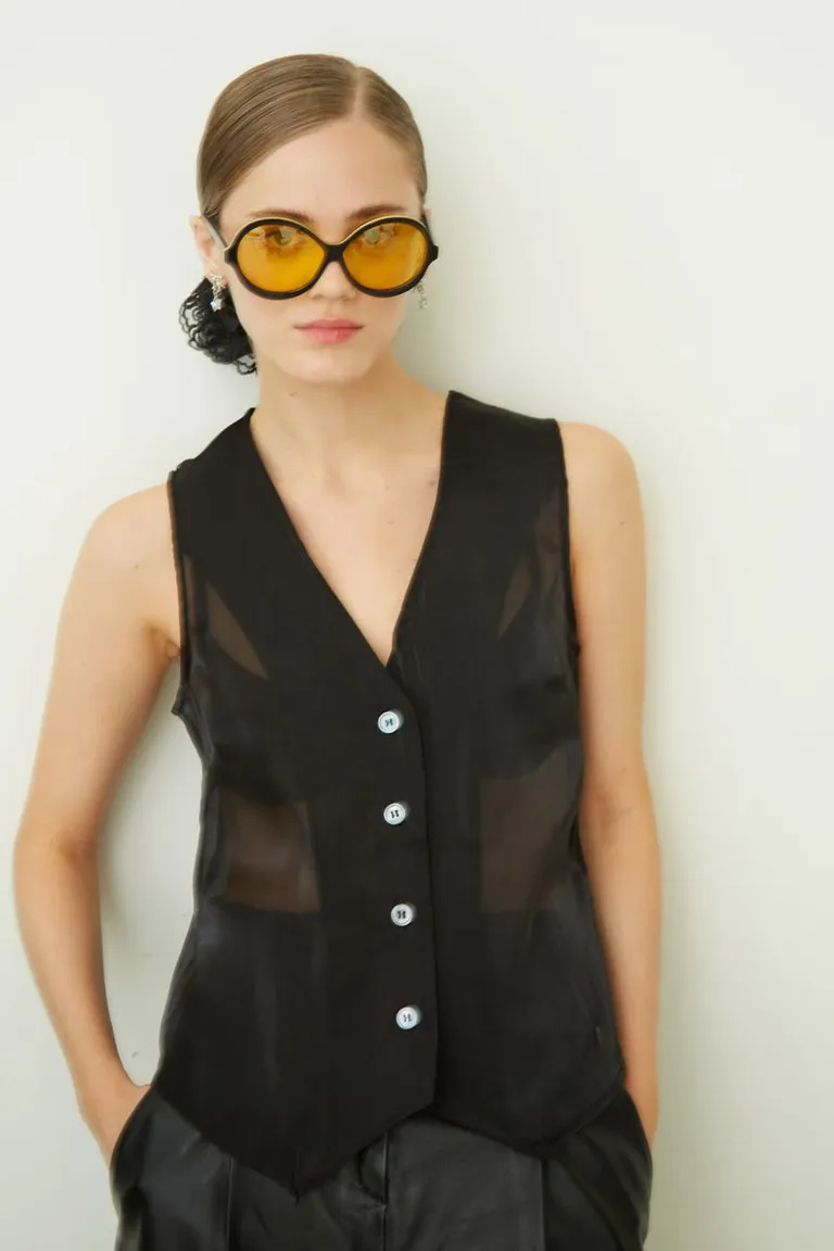 Chaleco de organza negro con corte sastre y escote en V de Las Pepas en Chalecos para argentina