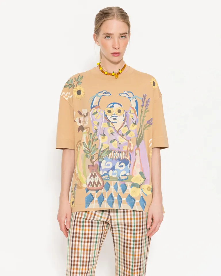 Remera de corte amplio con estampado llamativo y mangas cortas de Jazmin Chebar en Remeras para argentina