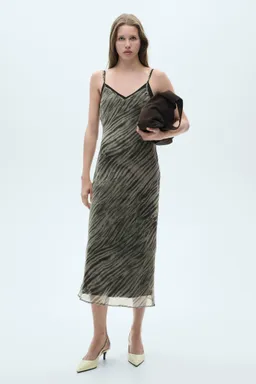 Vestido estampado doble bretel de Mango en Vestidos para argentina