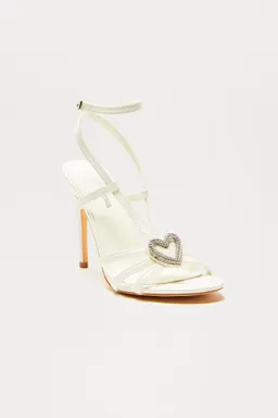 Sandalias queen of your heart blancas de Fashion Nova en Zapatos con Tacos para argentina