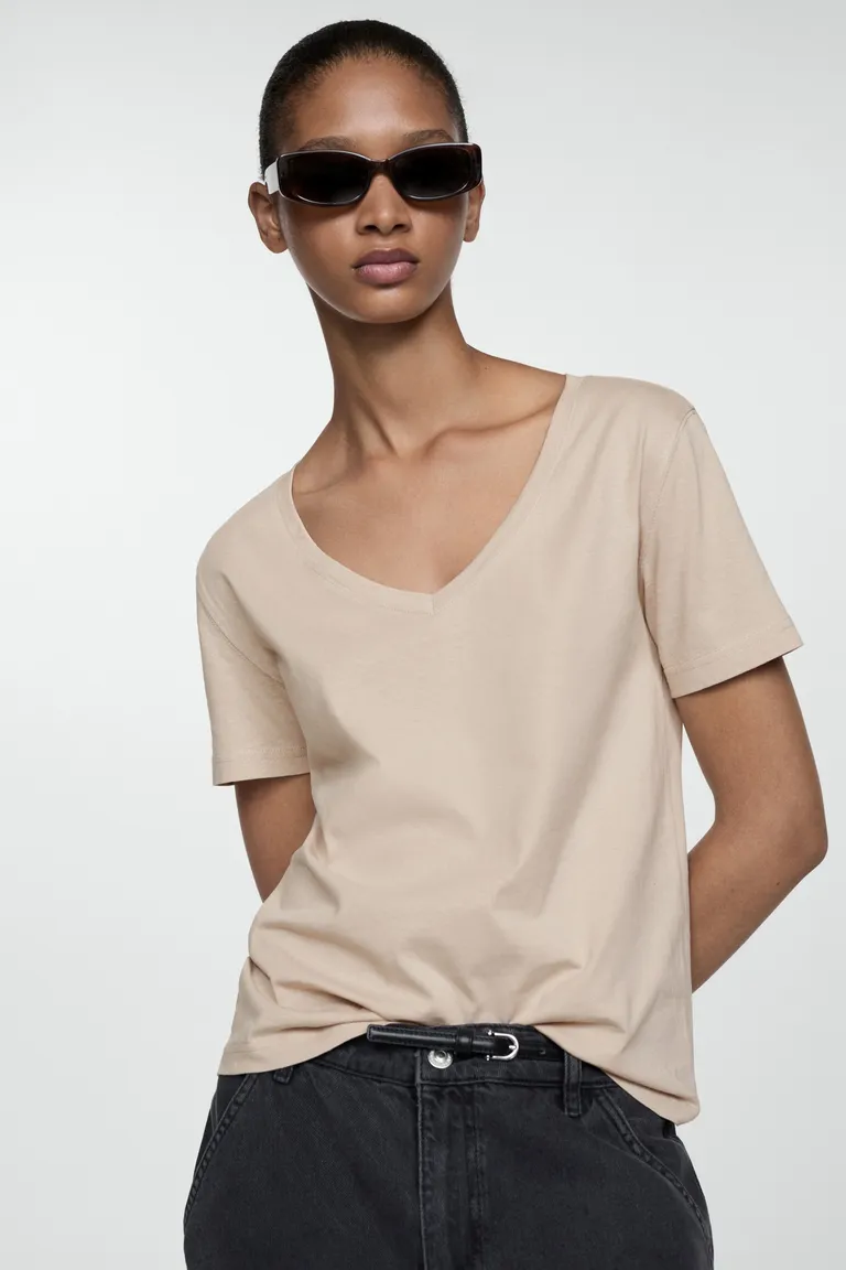 Remera algodón cuello pico de Mango en Remeras para argentina