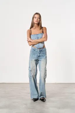 Jean denim cargo tyler ancho de Magda en Pantalones para argentina