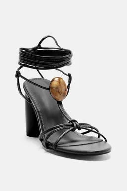 Tacones bahama mama de Fashion Nova en Zapatos con Tacos para argentina