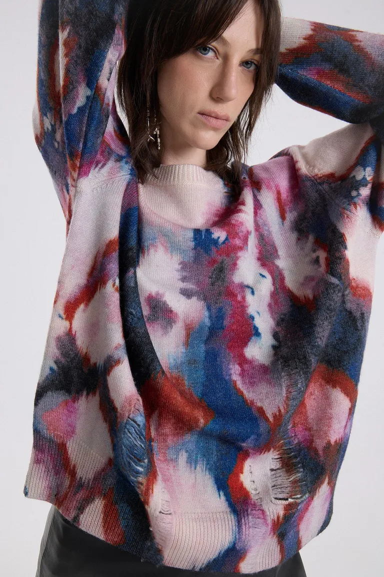 Pullover tejido de calce relajado con diseño estampado integral de Maria Cher en Buzos y Sweaters para argentina