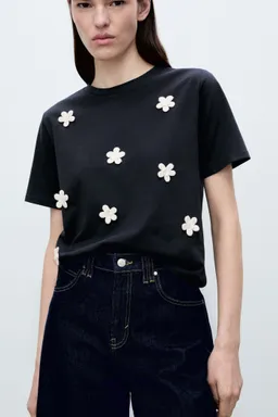 Camiseta manga corta flores de Mango en Remeras para argentina