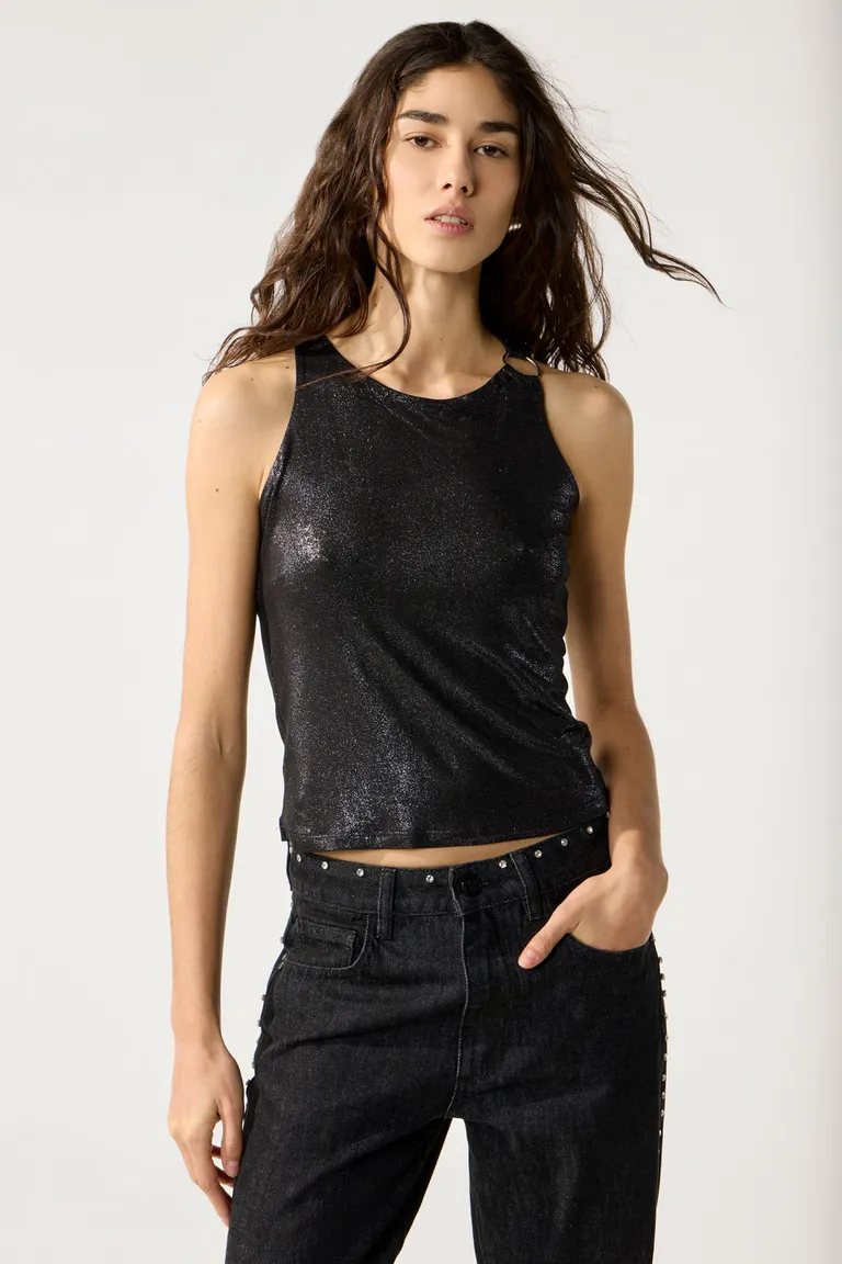 Musculosa negra al cuerpo con foil - Prenda elegante y versátil para cualquier ocasión de Cuesta Blanca en Tops para argentina