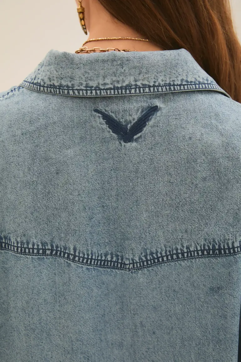 Camisa de corte recto en material texano, con detalles en bolsillos y puños de Rapsodia en Camisas para argentina