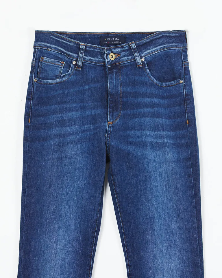 Pantalón de jean tiro alto con corte boot cut y ajuste en muslos de Wanama en Pantalones para argentina