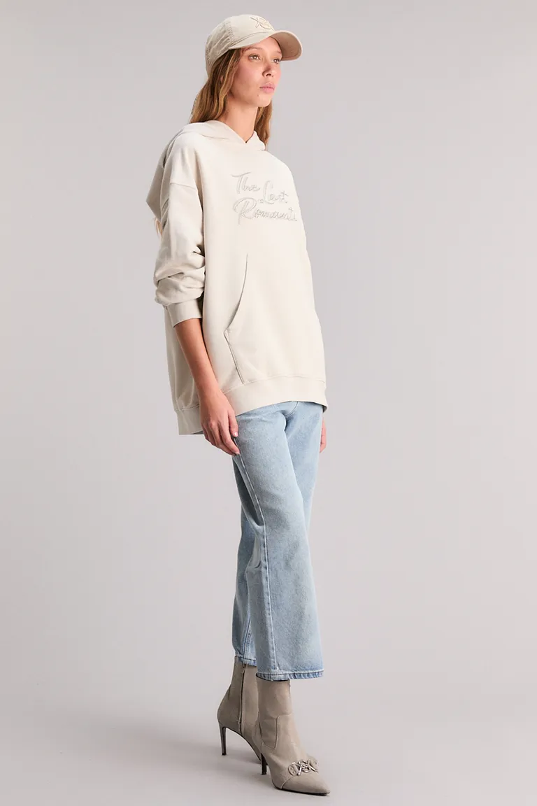 Buzo oversize blanco de diseño exclusivo y lavado artesanal de Kosiuko en Buzos y Sweaters para argentina