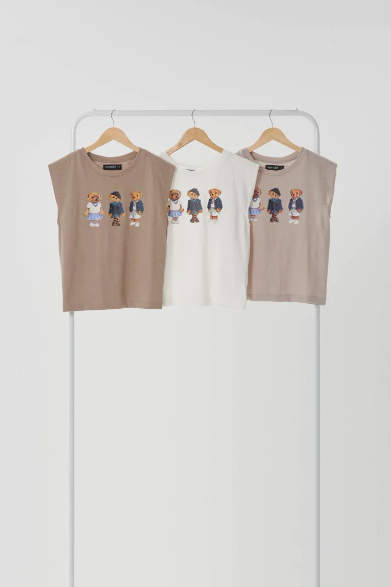 Remera preppy con diseño retro para mujer de Apricot en Remeras para argentina