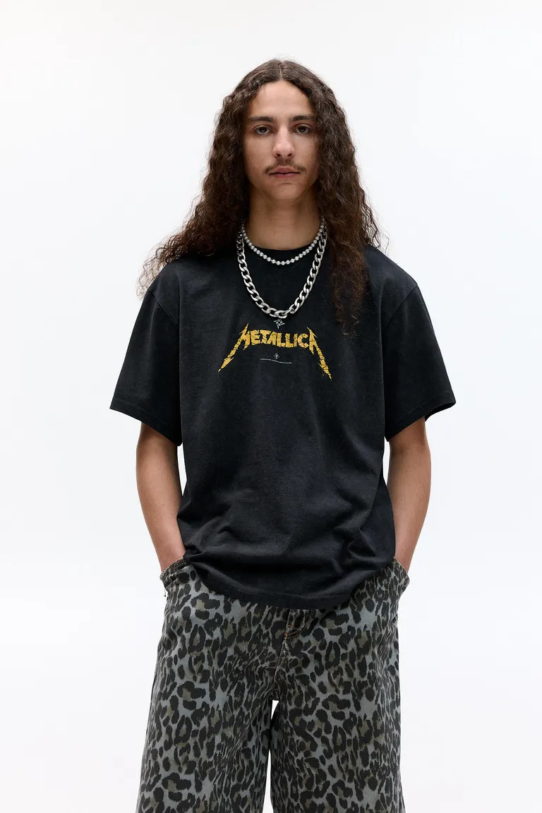 Remera metallica de Pull&Bear en Remeras y Polos para argentina