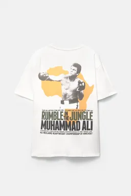 Remera blanca muhammad ali de Pull&Bear en Remeras y Polos para argentina