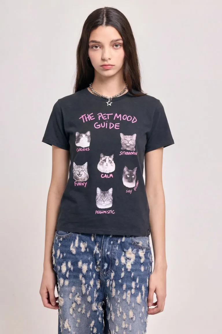 Remera de cuello redondo con estampa de caras de gatos en el frente de 47 Street en Remeras para argentina