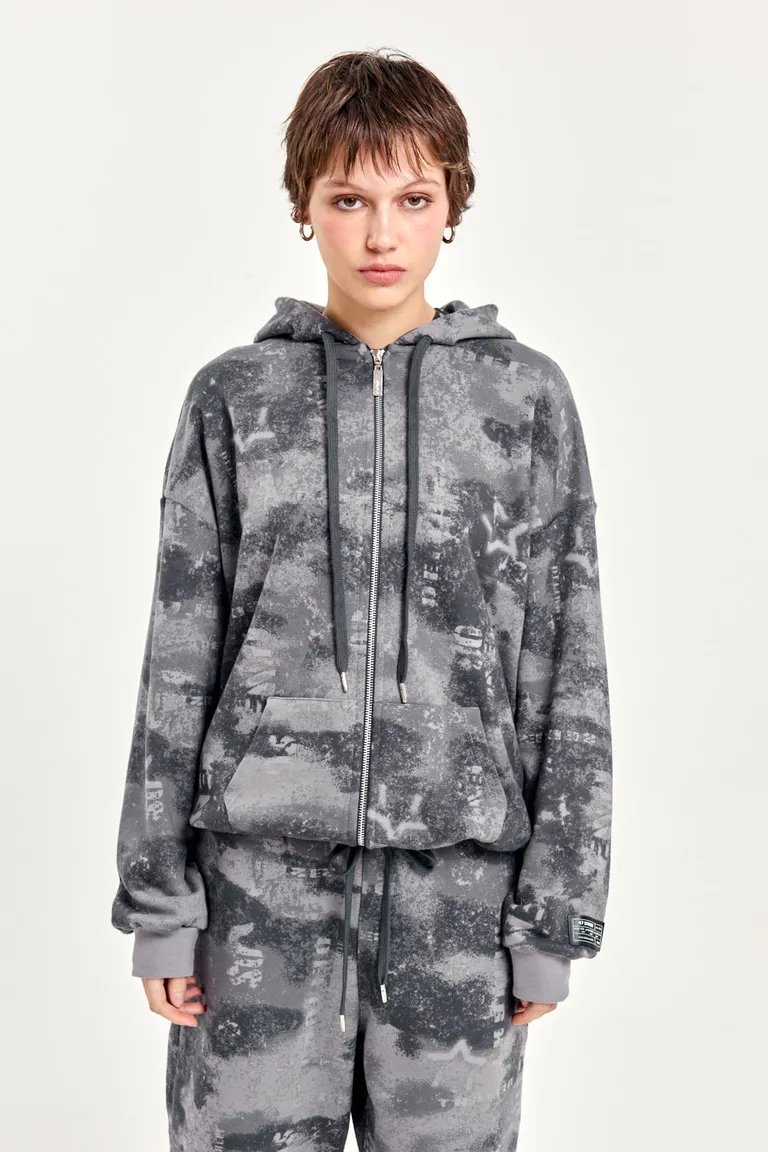 Chaqueta de estampado camuflaje con capucha y detalles metálicos de 47 Street en Chaquetas para argentina