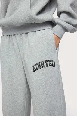 Pantalón buzo camuflado de Edikted en Buzos y Sweaters para argentina