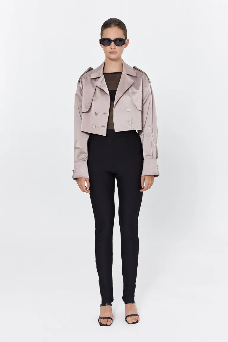 Chaqueta oversize con doble cruce, charreteras y botones metálicos personalizados de Naíma en Chaquetas para argentina