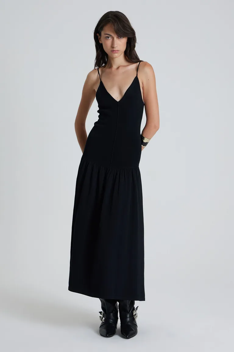 Vestido de punto negro de largo hasta los tobillos con escote en V de Maria Cher en Vestidos para argentina