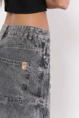 Jean denim baggy payton gris de Magda en Pantalones para argentina