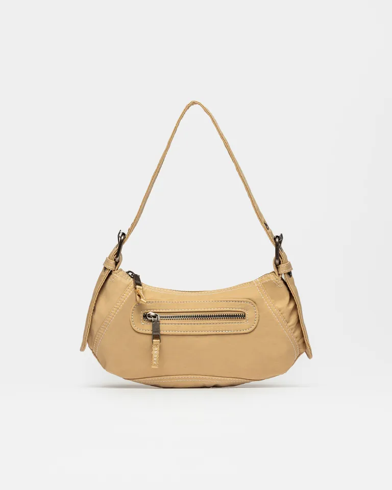 Cartera al hombro Hamptons de nylon con bolsillos y regulación de asas de Prüne en Bolsos y Carteras para argentina