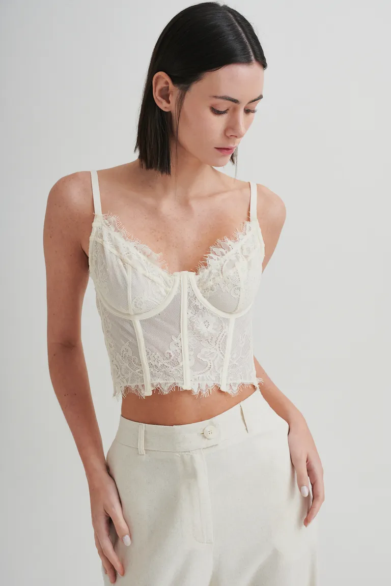 Corset blanco de encaje - Prenda interior femenina y elegante de Sweet en Ropa Interior y Medias para argentina