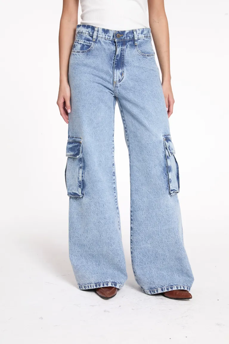 Pantalones cargo de tiro medio con bolsillos laterales en denim azul claro de Justaosadia en Pantalones para argentina