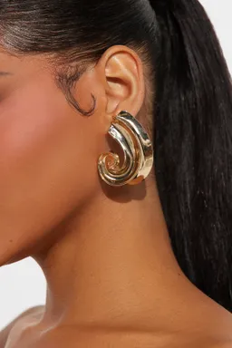 Aros concha pacífica de Fashion Nova en Bijouterie para argentina
