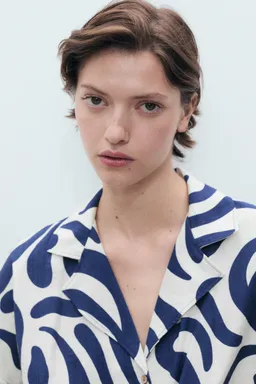 Camisa crop estampada nudo de Mango en Camisas para argentina