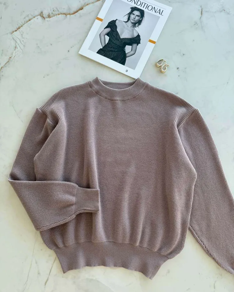 Suéter de bremer en tono marrón, diseño elegante y versátil para mujer de Hesed en Buzos y Sweaters para argentina