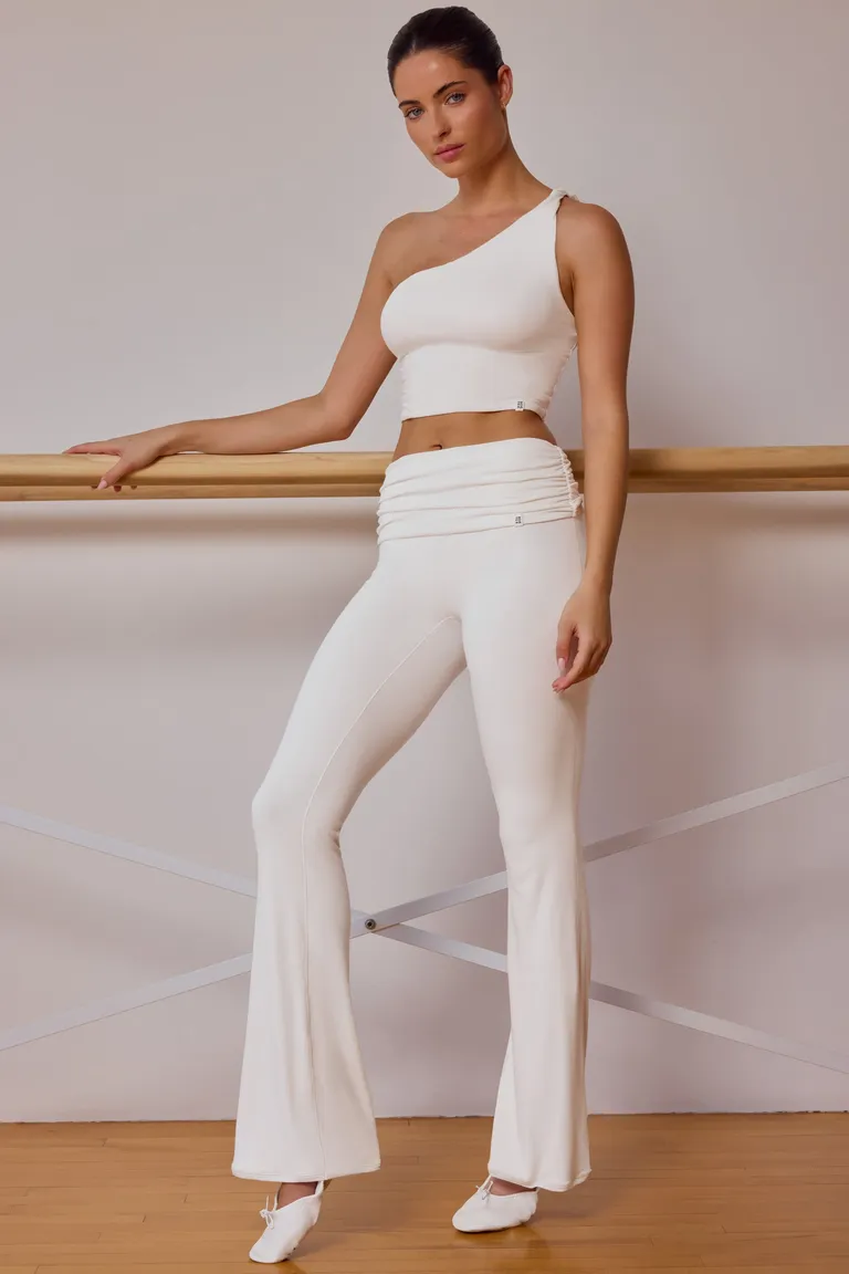 Pantalón acampanado con doblez de Oh Polly en Pantalones para argentina