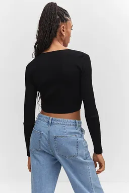 Sweater cruzado corto de Mango en Tops para argentina