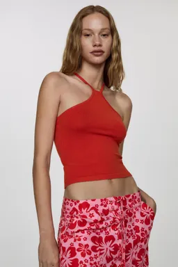 Top punto halter de Mango en Tops para argentina