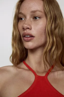 Top punto halter de Mango en Tops para argentina