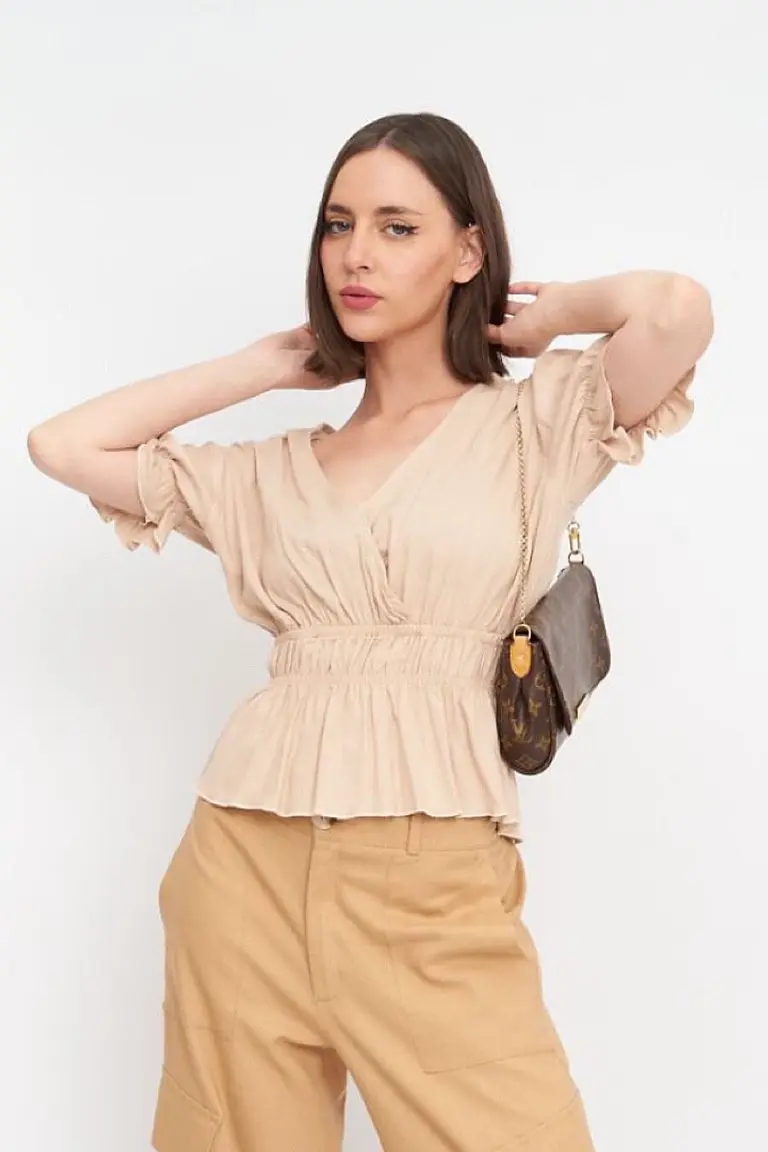 Blusa con Frunces de Hesed en Blusas para argentina