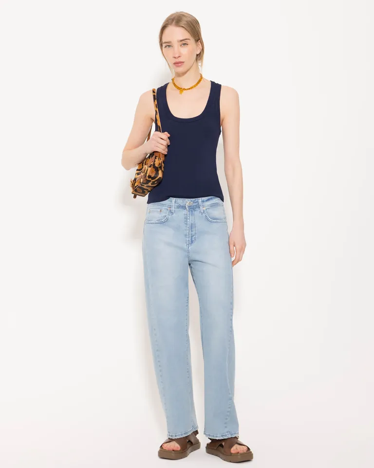 Pantalones vaqueros rectos de corte relajado y estilo masculino para mujer de Jazmin Chebar en Pantalones para argentina