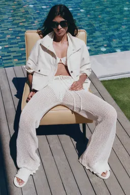 Pantalón crochet flare de Mango en Pantalones para argentina