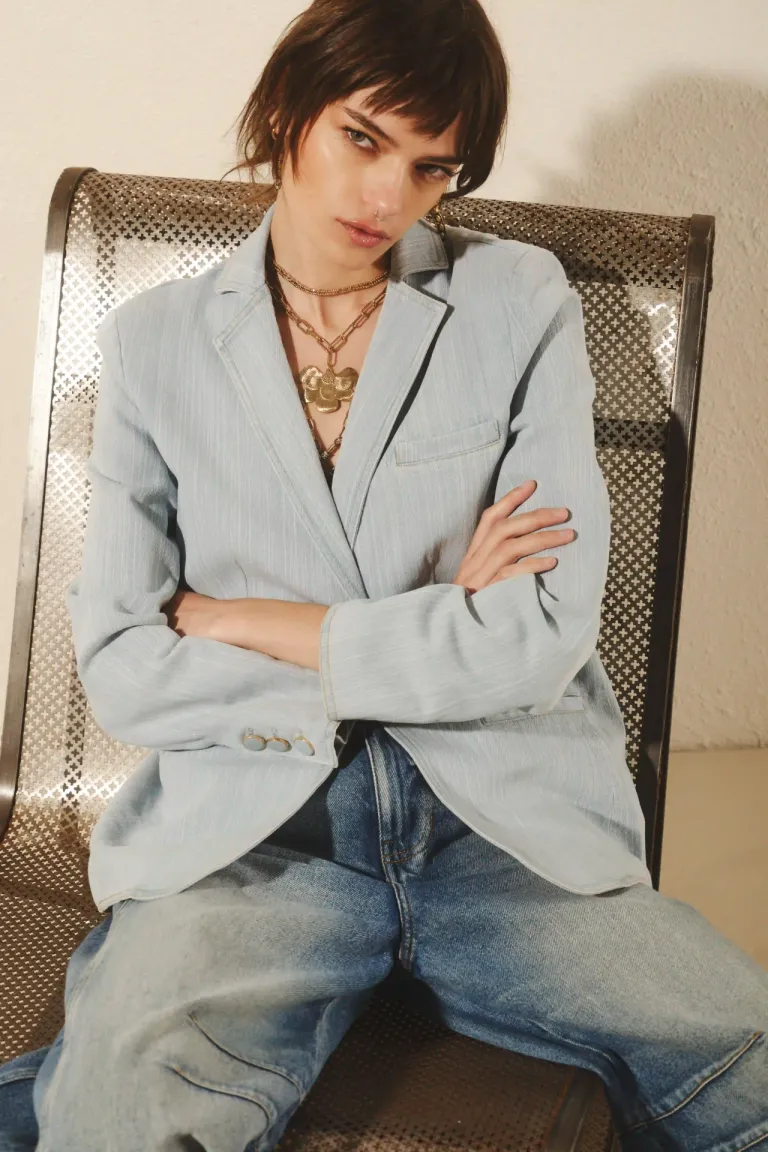 Blazer Sastre de Denim Gris - Corte Moderno y Ajuste Cómodo de Rapsodia en Blazers para argentina