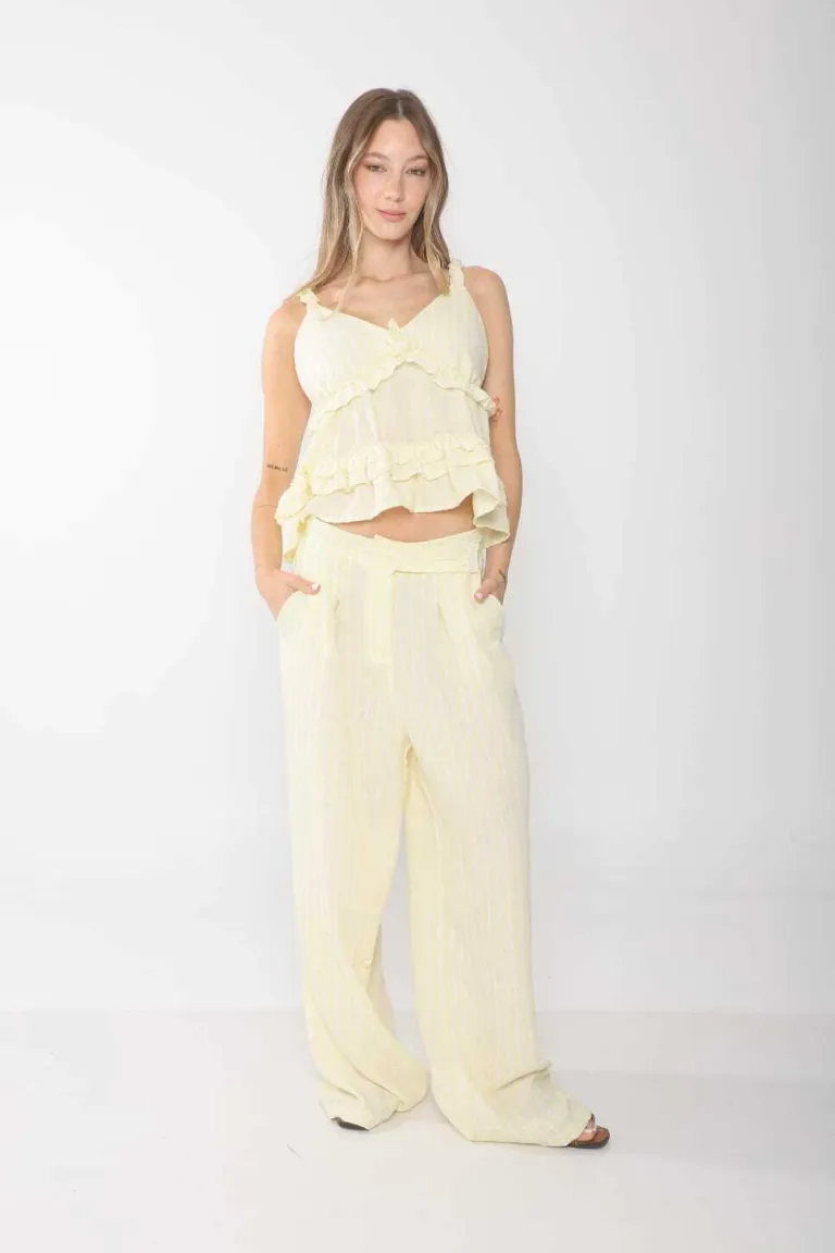 Pantalón palazzo de corte alto con pinzas y botones cruzados de Belle en Pantalones para argentina