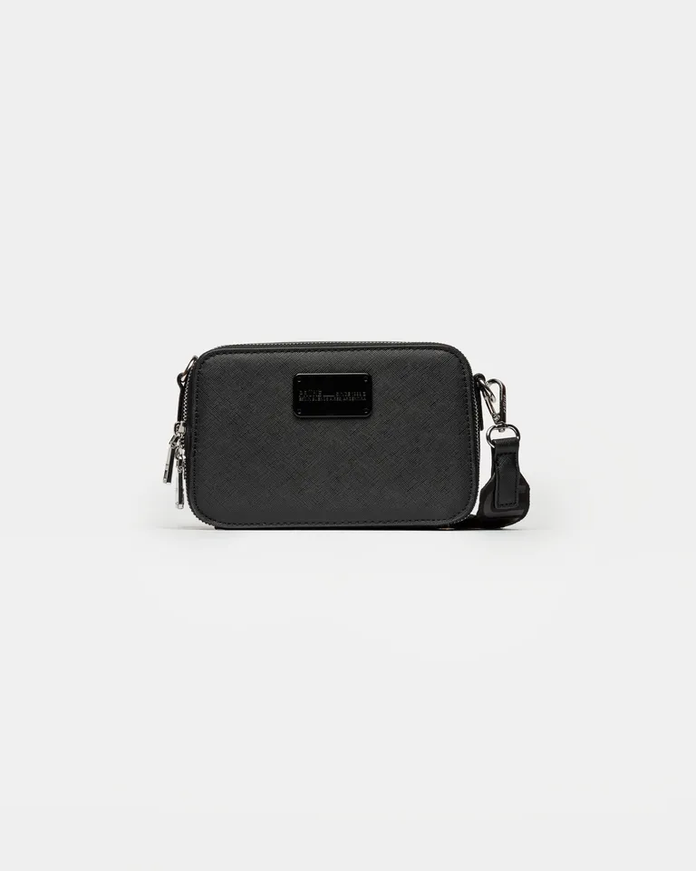 Bolso de mano mini en efecto cuero saffiano negro con detalles metálicos de Prüne en Bolsos y Carteras para argentina