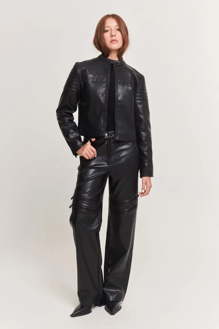 Pantalón de efecto piel negro con detalles metálicos y recorte lateral de 47 Street en Pantalones para argentina