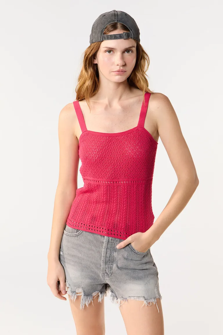 Top tejido con breteles anchos en color rojo para mujer de Cuesta Blanca en Tops para argentina