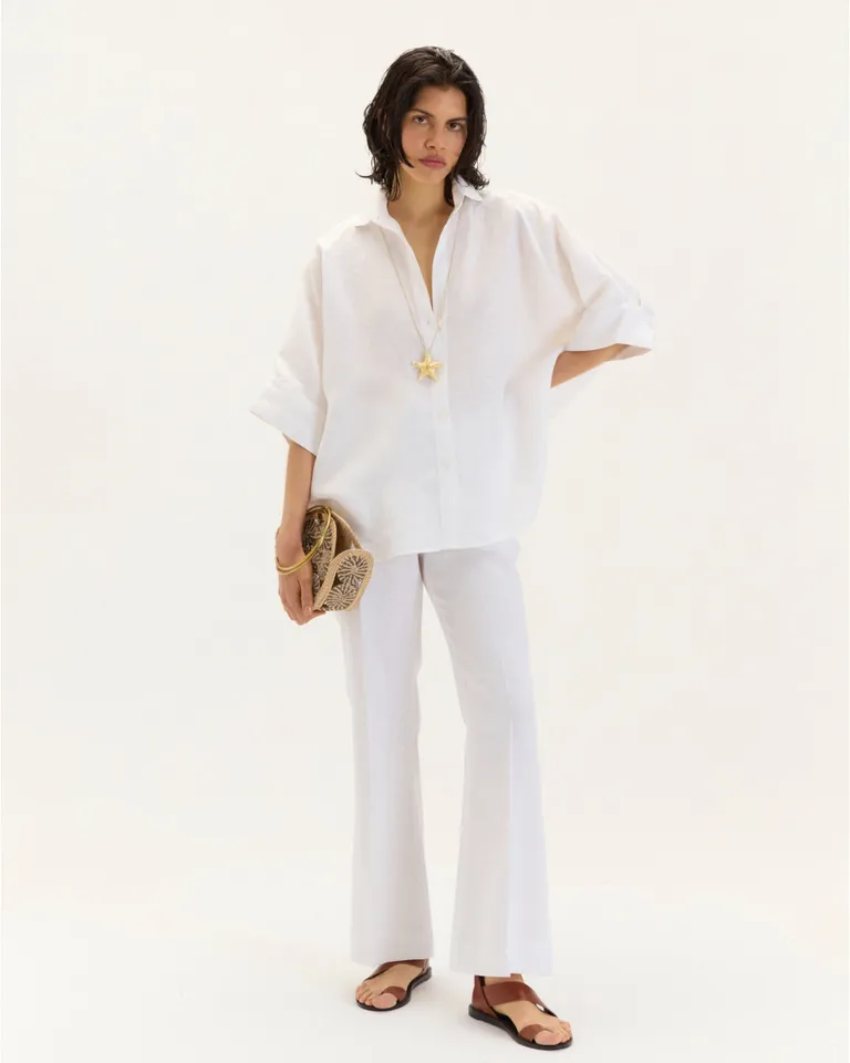 Camisa oversize de diseño clásico y corte holgado para un estilo casual y elegante de Blue Sheep en Camisas para argentina