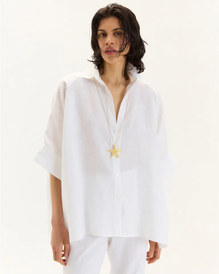 Camisa oversize de diseño clásico y corte holgado para un estilo casual y elegante de Blue Sheep en Camisas para argentina